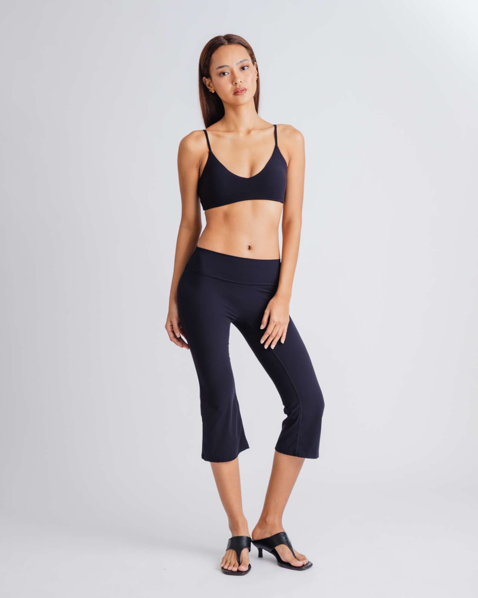 Flared Capri - Muse Black