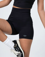 Elira Shorts - Black