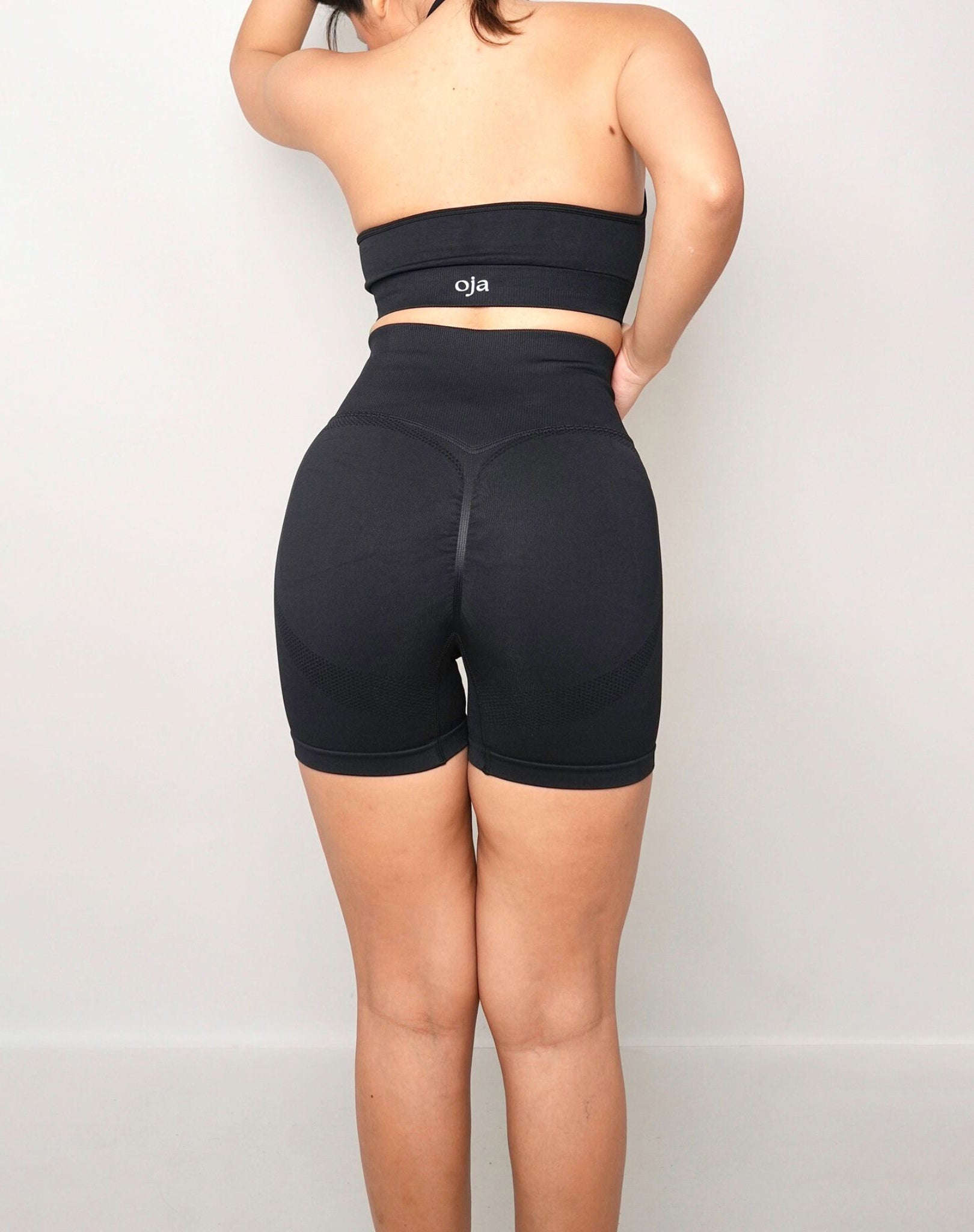 Elira Shorts - Black