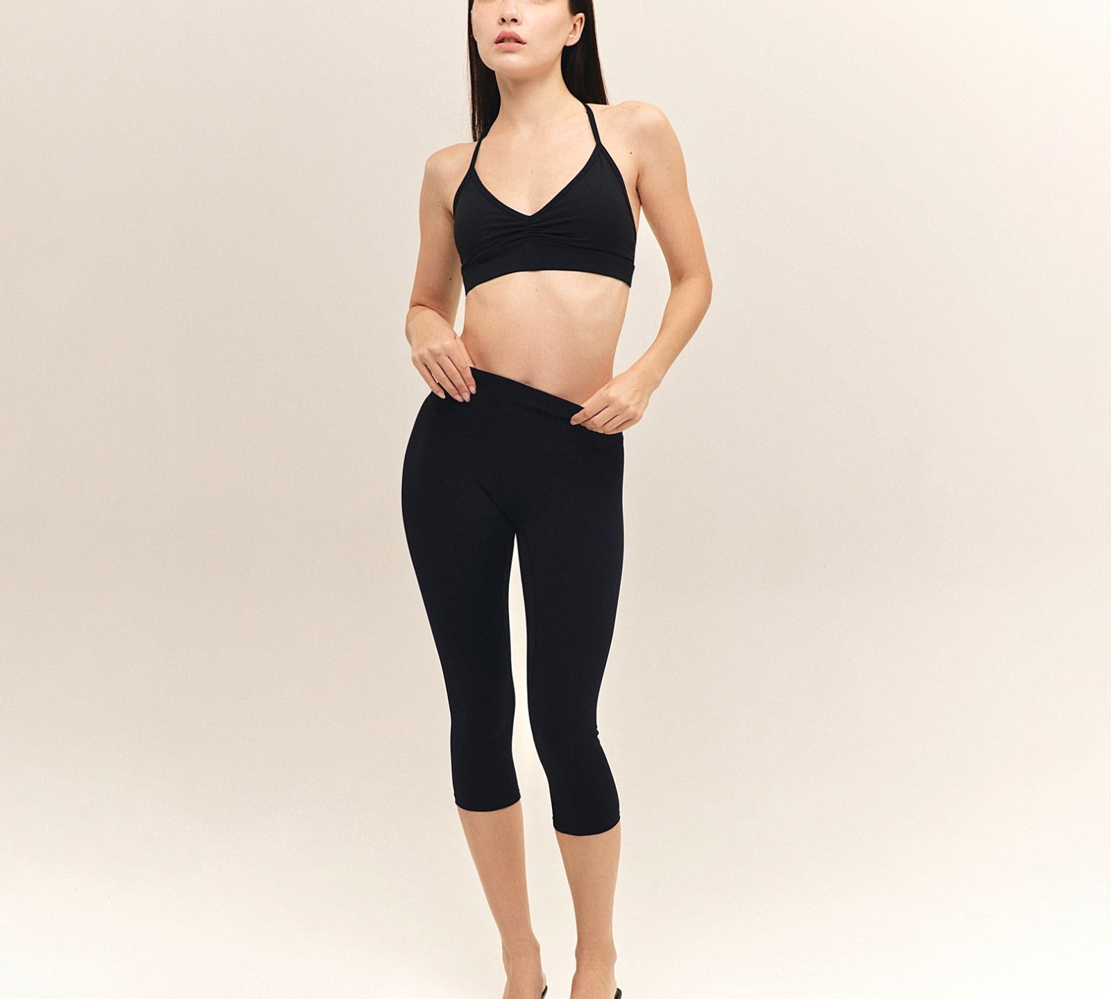 ojawear-capri-leggings-black-2.jpg