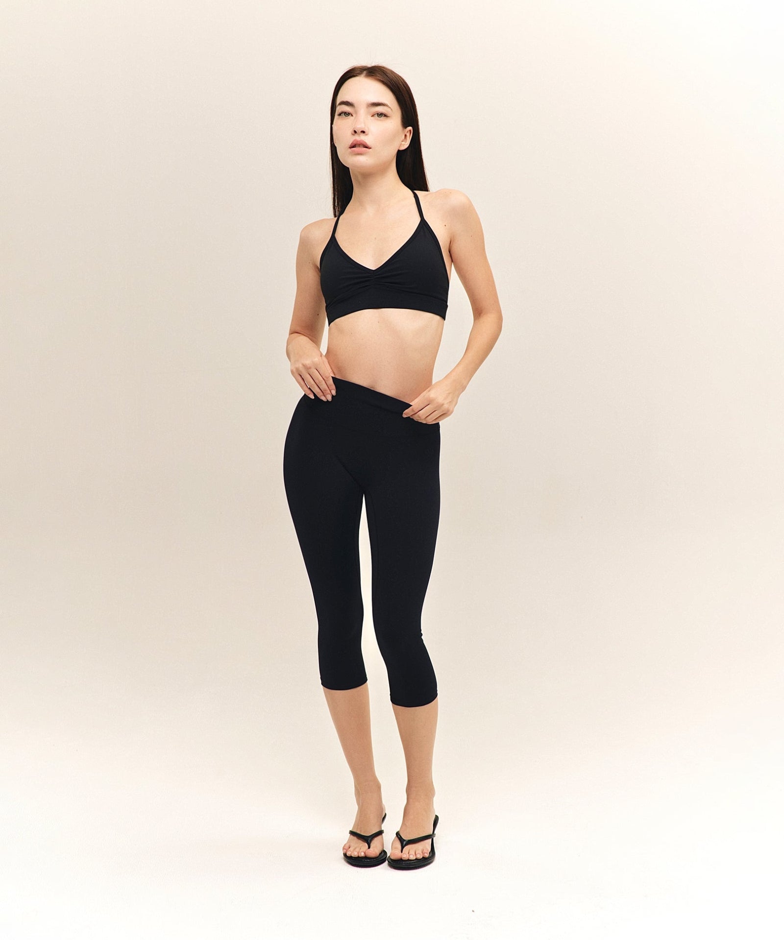 ojawear-capri-leggings-black-2.jpg