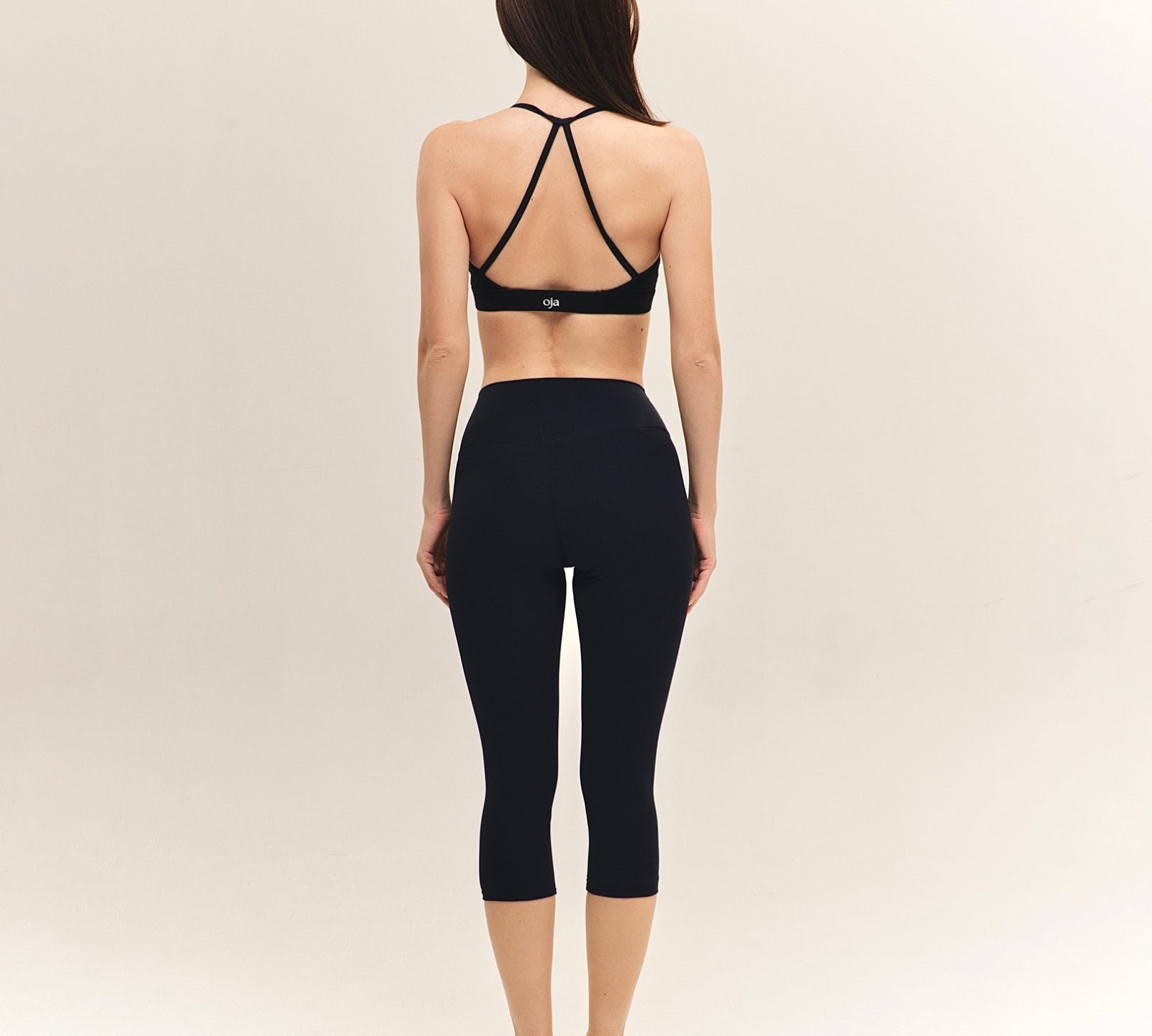ojawear-capri-leggings-black-6.jpg